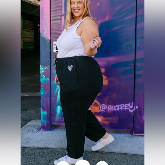 NWT Proud Poppy Adore Rainbow Heart Sweatpants by Kasey Rainbow AU 28 US 24 - Picture 10 of 10